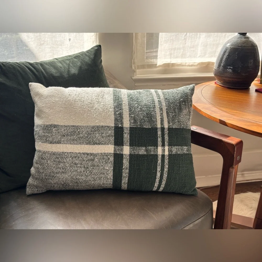 Hearth and Hand Green Plaid Decorative Throw Pillow 14x20 Rectangular Lumbar - Picture 2 of 10